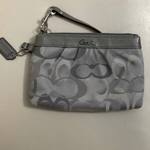 Coach wristlet grey